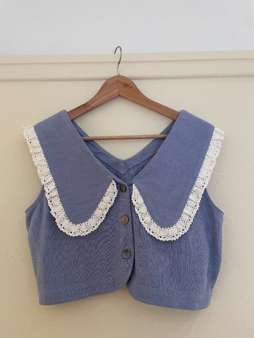 Fashion Brand Company Collar Crop Top